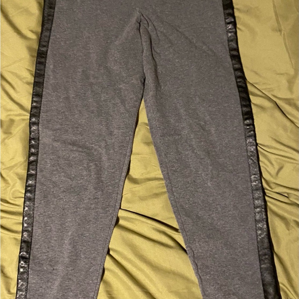 PINK Victoria's Secret Gray Leggings with Black Trim